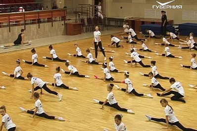 Сотни юных спортсменок приняли участие в Фитнес-миссии