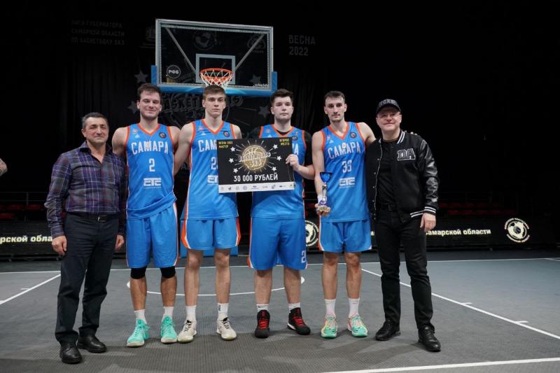 Дмитрий Азаров наградил призёров турнира по баскетболу 3х3 BasketNights