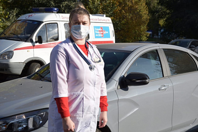 Администрации Самары и Тольятти предоставили медучреждениям десятки служебных авто