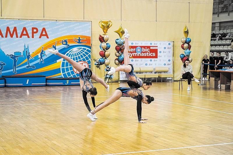 Покорить судей за минуту: в Самарской области прошли соревнования по спортивной аэробике