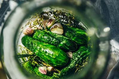 Роковые закуски: банки с соленьями обернулись сызранцу уголовным делом