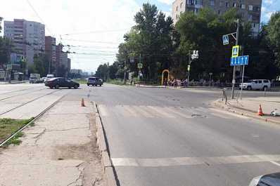 В Самаре водитель Infiniti сбил на переходе 22-летнюю девушку