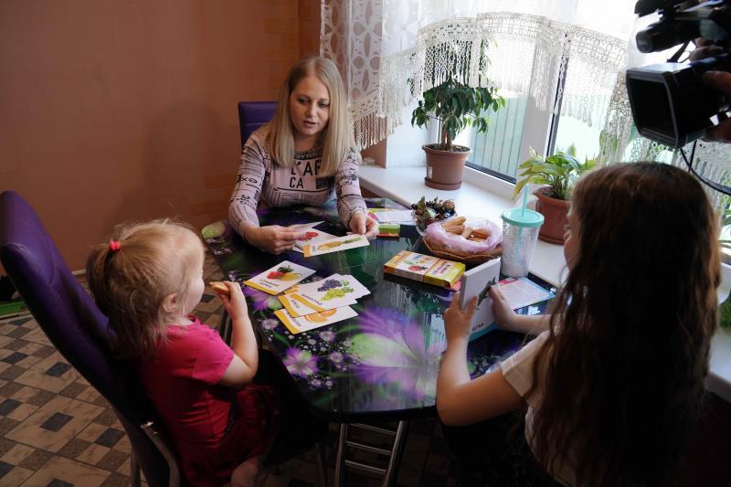 Супруги из Исаклинского района рассказали о пользе мер соцподдержки многодетных семей