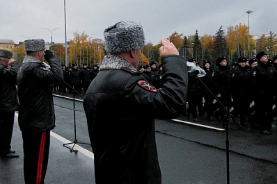 В Самарской области прошел гарнизонный строевой смотр сотрудников МВД