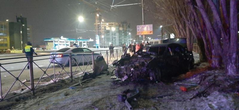 Любила скорость: в Новосибирске 19-летняя девушка погибла в загоревшемся после ДТП автомобиле