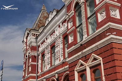 На сцене Самарского театра драмы вновь представили спектакль "Шесть блюд из одной курицы"