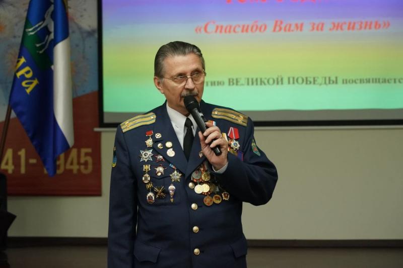 "Об этом не пишут в учебниках": в самарской школе № 81 вспоминают подвиги ветеранов войны