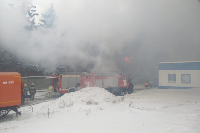 На Самарском подшипниковом заводе увеличилась площадь пожара до 1200 кв. м 