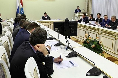 Дмитрий Азаров поручил наладить в регионе систему вывоза ТБО