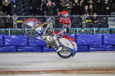Даниил Иванов из "Мега-Лады" завоевал золото в личном чемпионате мира по мотогонкам на льду