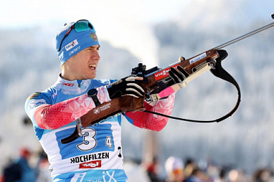 Губернатор Дмитрий Азаров поздравил Эдуарда Латыпова с бронзой на Олимпиаде в Пекине