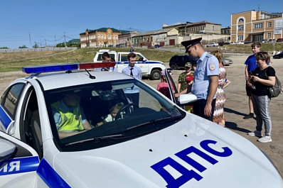 Каникулы с пользой: самарские полицейские рассказали детям из Донбасса про летнюю безопасность