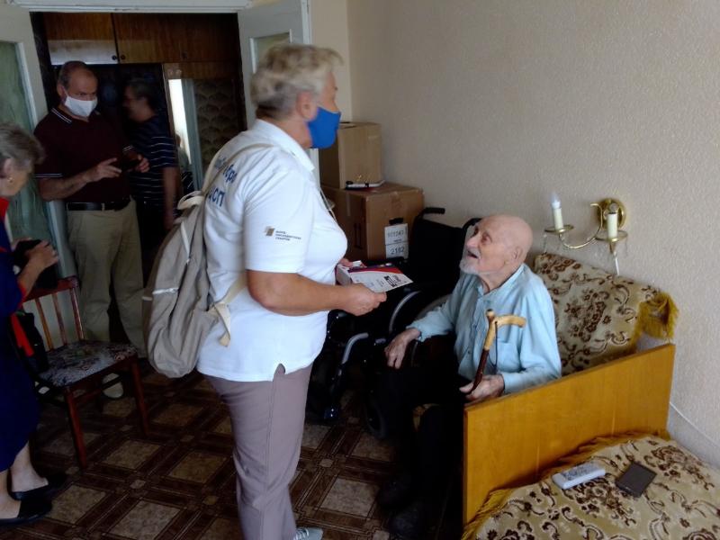 В Тольятти обеспечили бесплатной сотовой связью 95 ветеранов