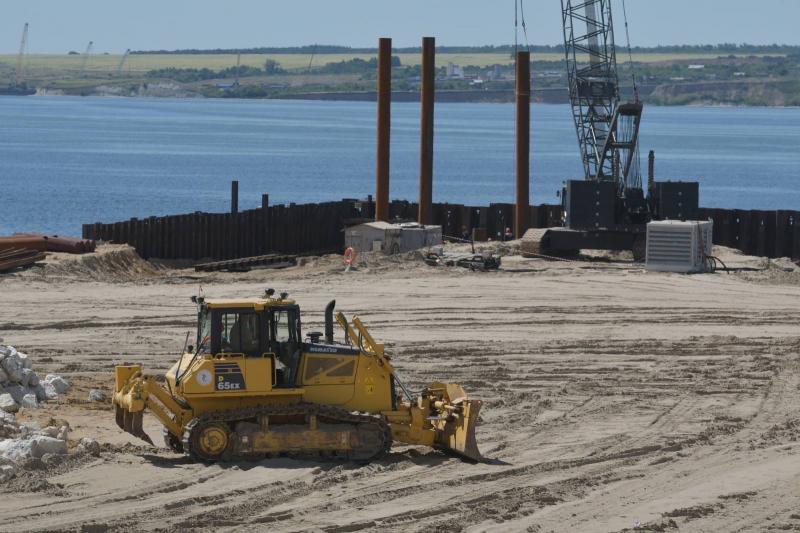 Более 1000 человек строят новый самарский мост через Волгу