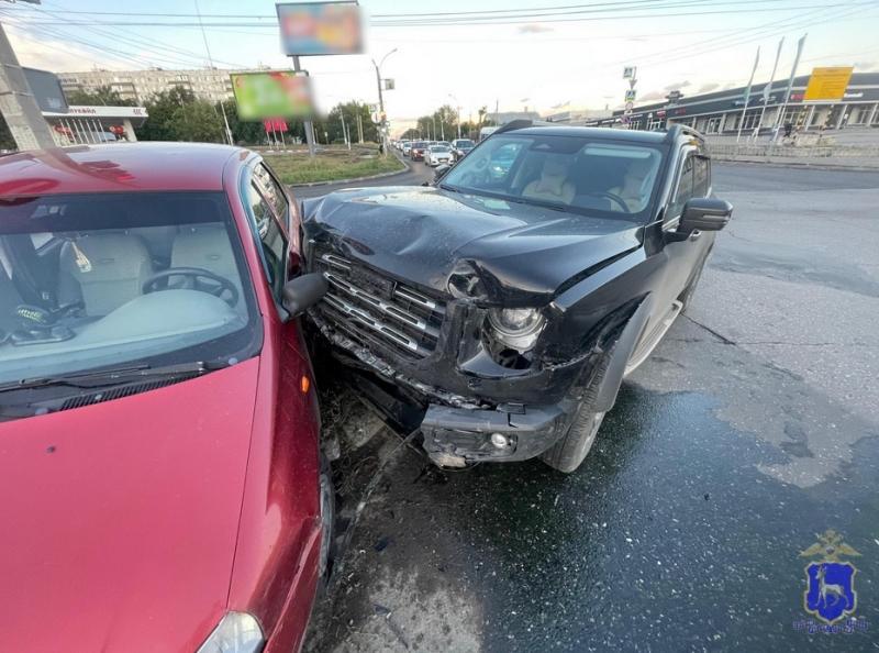 В тольяттинском дворе иномарка сбила подростка