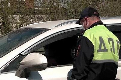 Как проверяют водителей на въездах в Самару