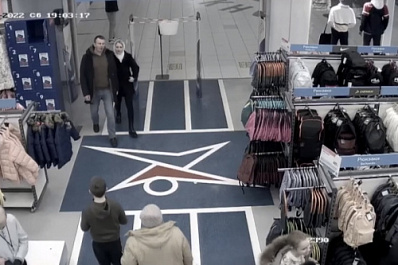 В Тольятти полицейские ищут подозреваемого в краже джемпера из магазина 