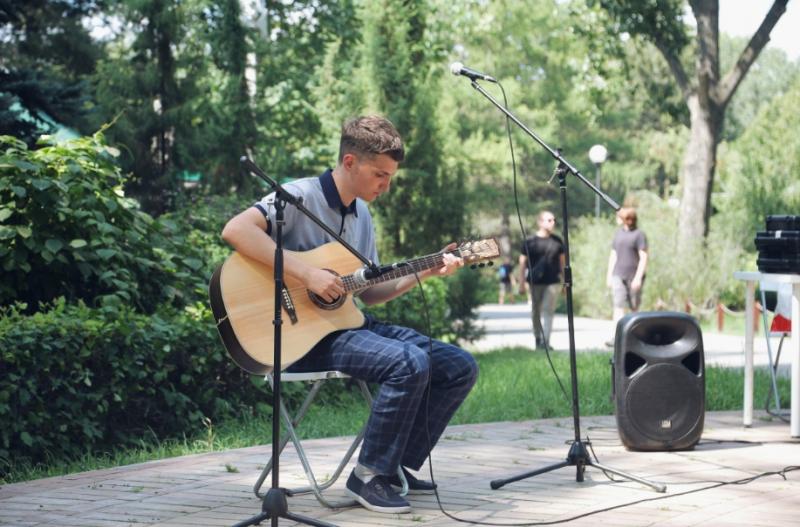 Классика и русский рок звучали в Ботаническом саду Самарского университета им. Королёва