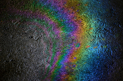 В Волгу в Самарской области попали нефтепродукты из старых скважин