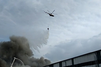 В Самаре продолжается ликвидация крупного пожара на складе