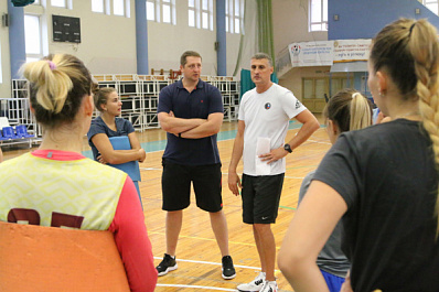 Женская баскетбольная "Самара" в дебютном матче разгромила соперника