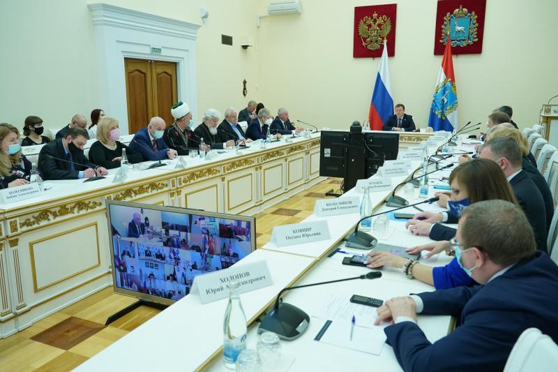 Представители общественных организаций региона подписали обращение в поддержку Президента России Владимира Путина