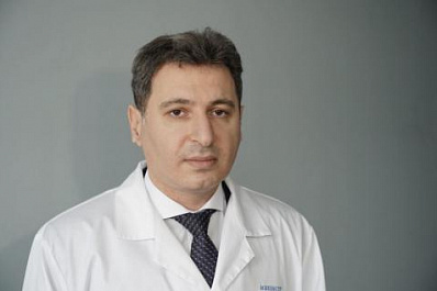 Армен Бенян поздравил самарских хирургов с профессиональным праздником