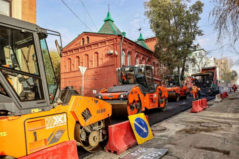 В Самаре на улице Ленинградской и Волжском проспекте обновляют дороги