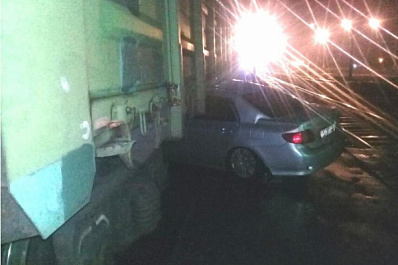 В Тольятти иномарка протаранила поезд на переезде