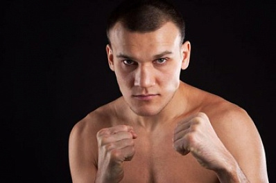 Боксер Максим Власов сдал положительный тест на COVID-19