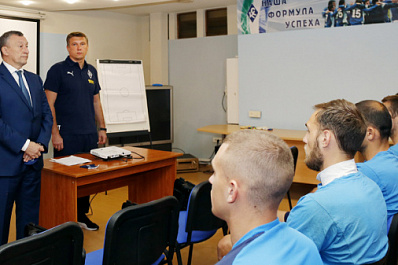 Нового главного тренера представили "Крыльям Советов"