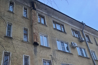 В Самаре глыба льда рухнула на 10-летнего ребенка