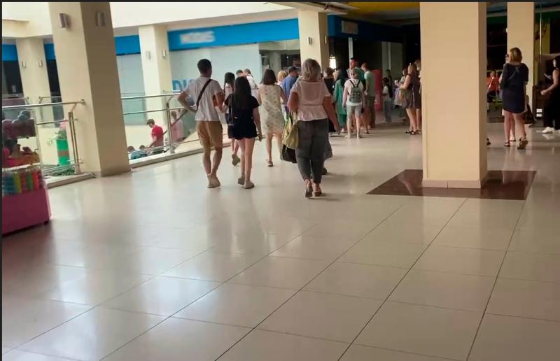 В Самаре 9 июля эвакуировали посетителей из ТЦ "Вива Лэнд"