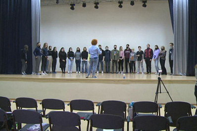 Участники "Самарской студвесны" осваивают навыки актерской игры вместе с профессионалами