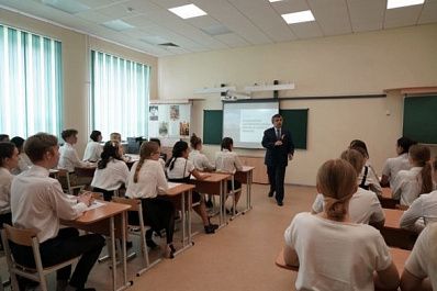 На строительство школ в регионах выделено 150 млрд рублей