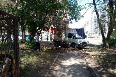 В Самаре "Газель" без водителя сбила мужчину на газоне