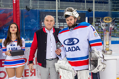 Хоккеисты "Лады" победили на домашнем льду 