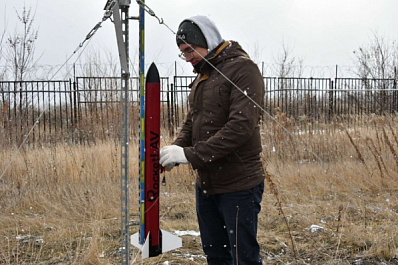 На учебном аэродроме Самарского университета состоялся запуск ракеты, собранной школьниками