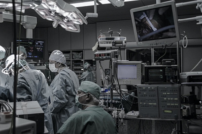 Сибирские врачи спасли недоношенного малыша с пороками сердца