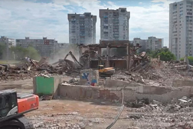 В Самаре полностью снесли ТЦ "Колизей" 13 июля 2022 года