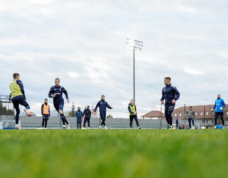 Мужские и женские КС готовятся к предстоящим на этой неделе играм 