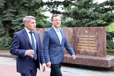 Дмитрий Азаров и Олег Николаев обсудили вопросы развития туризма в регионах