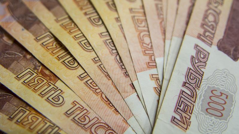 Пенсионер из Самары "подарил" аферисту почти 1 млн рублей