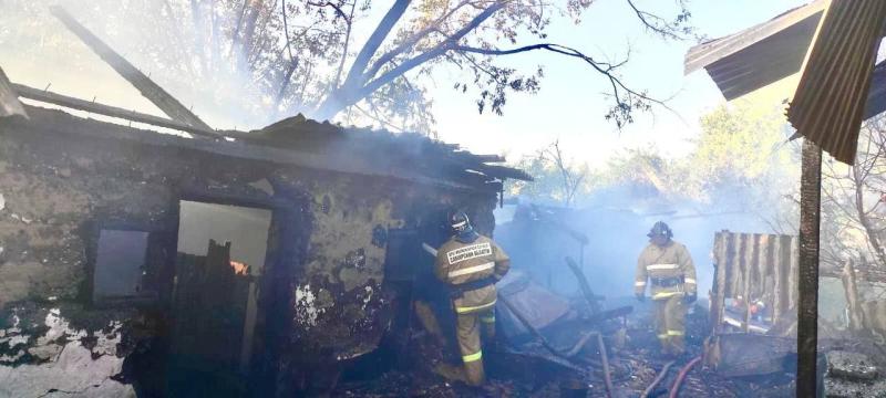 В Октябрьске загорелся частный дом на 100 "квадратах"