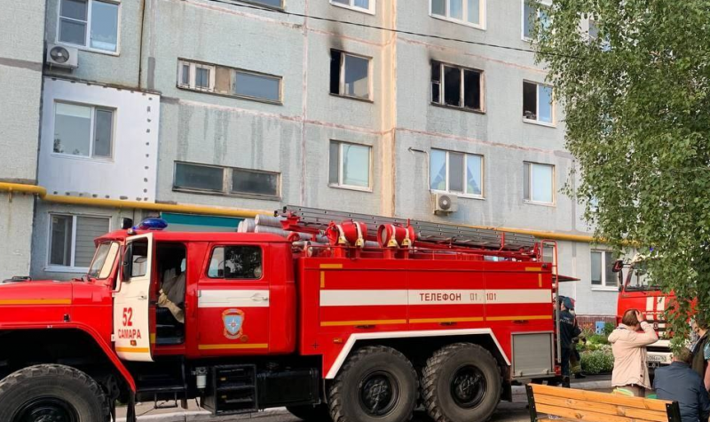 Десять детей спасли во время пожара в жилом доме в Самаре