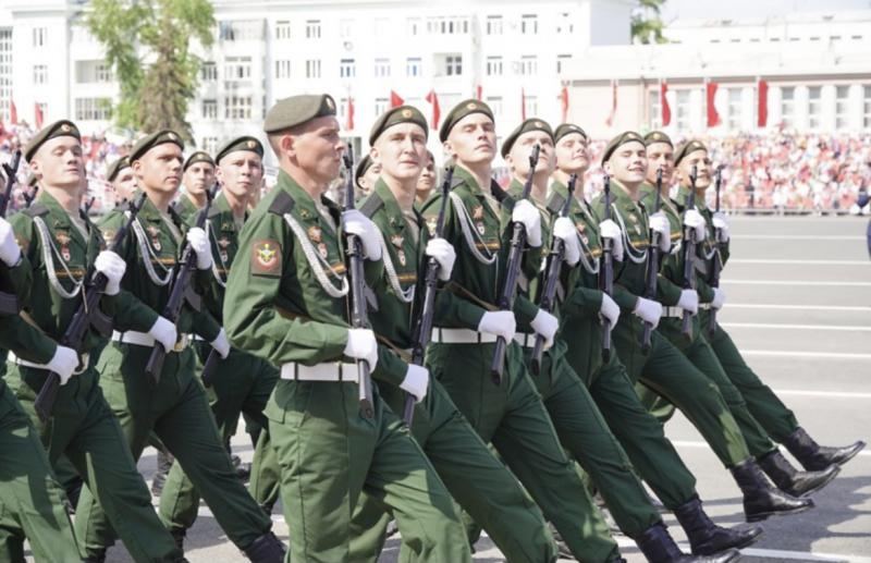День Победы: когда пройдут генеральные репетиции парада на площади Куйбышева