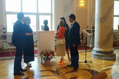 В Самаре в оперном театре открыли бюст Шостаковича