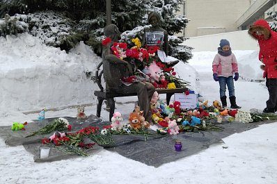 Траурные мероприятия в связи с трагедией в Кемерове проходят в Самарской области