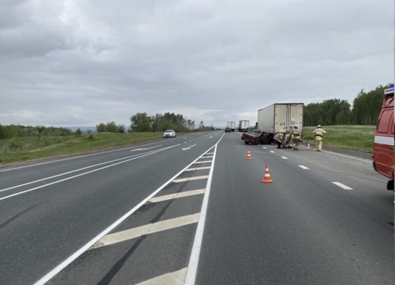 В Самарской области под колёса грузовика попала "пятнадцатая"