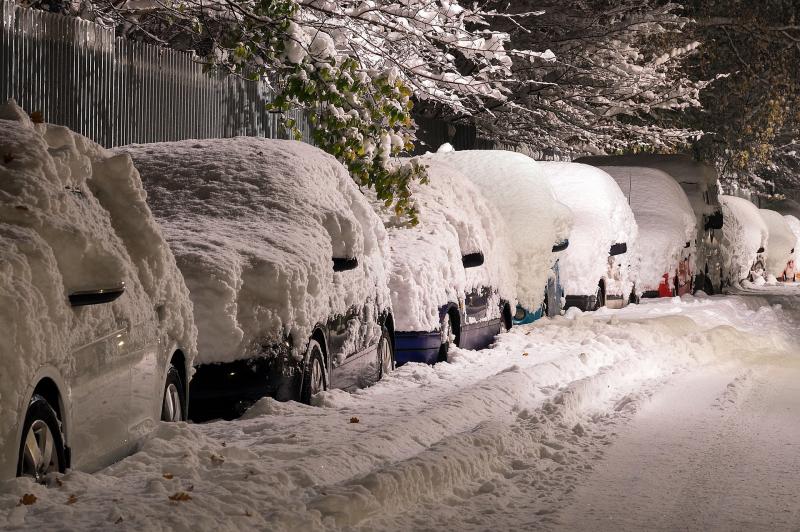 В Самаре мешающие уборке снега авто отправляют на штрафстоянку